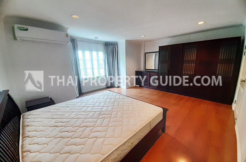 Townhouse in Sukhumvit 